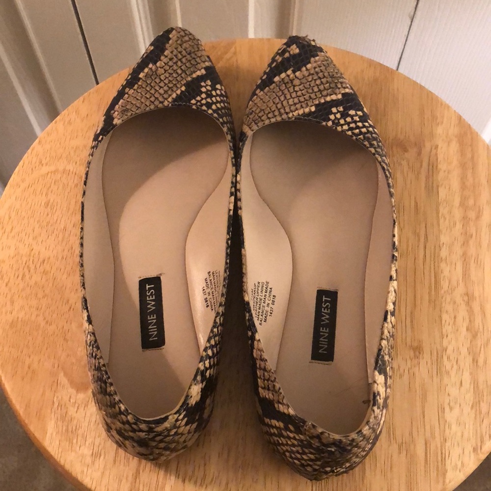 Nine West snakeskin print 7.5 flats